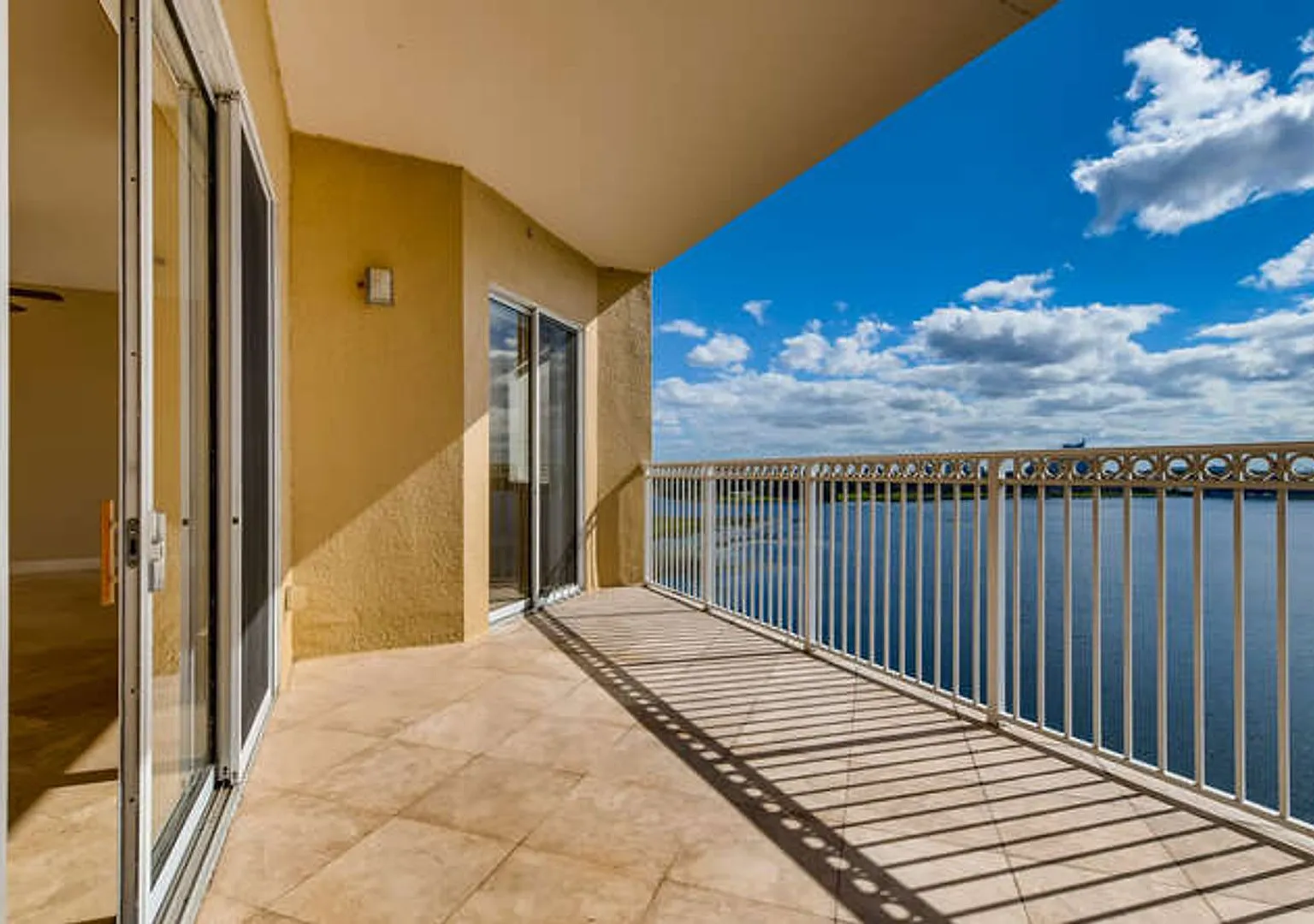 Vizcaya Heights Condos — Photo 4