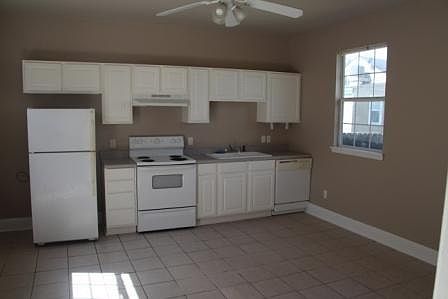 3rd image of 7820 Cohn St #B