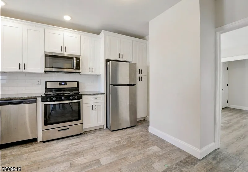 18 Oak Pl — Photo 3