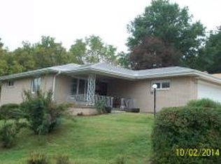 1700 Lovers Ln, Saint Joseph, MO 64505