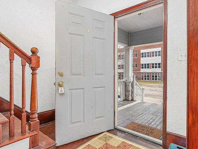 501 W Lenawee St — Photo 3