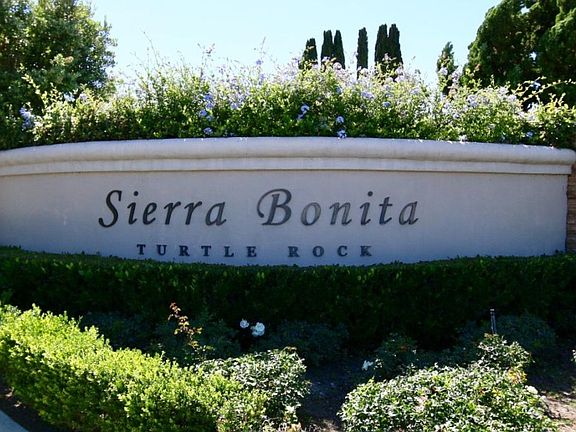 Sierra Bonita entrance