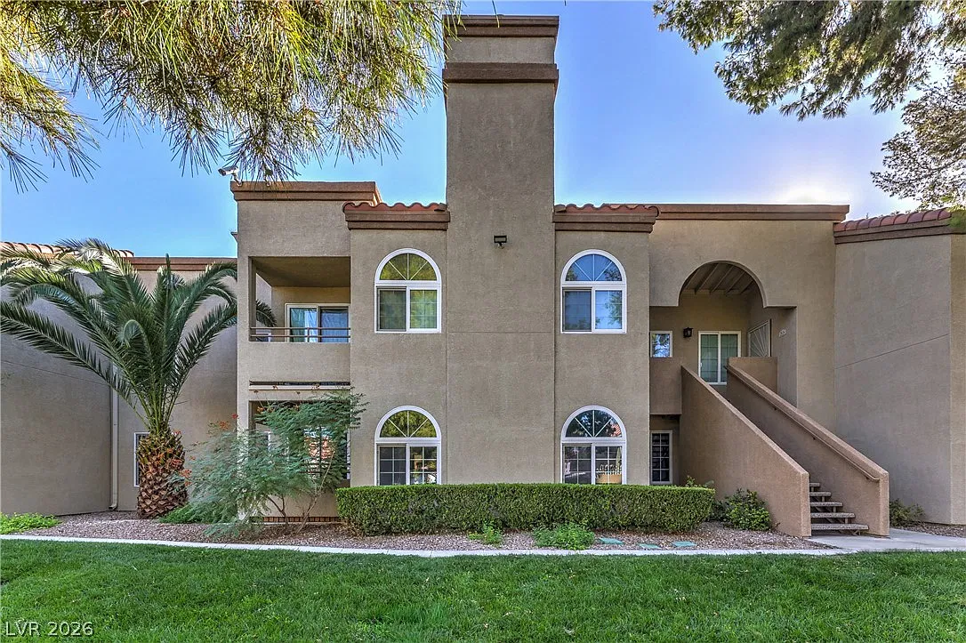 2 bed, 2.0 bath, 981 sqft, $1,430 — Photo 1