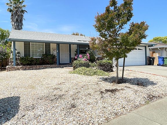2nd image of 3595 Chaucer Dr