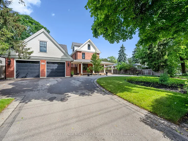 335 Lakeshore Rd W — Photo 4