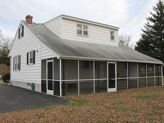 3rd image of 65 Fairfield Ave