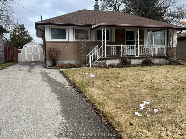 30 Arthur St, Stratford, ON N5A 6E3