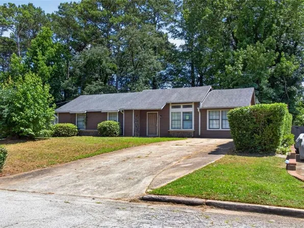 2414 Leslie Brook Dr, Decatur, GA 30035