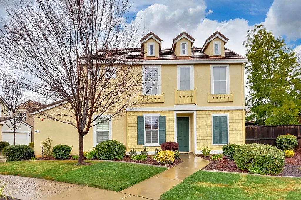 647 Navigator Dr photo 1