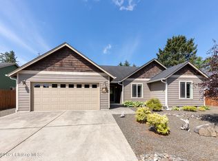 221 SW Kalmia Ave, Warrenton, OR