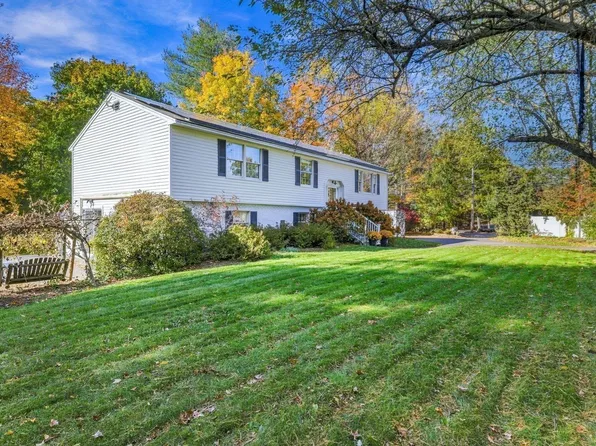 20 Essex St, Wenham, MA 01984