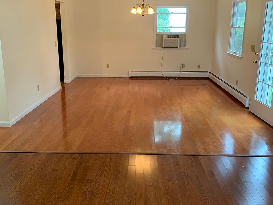 1st image of 20-9 Dell St