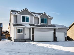 140 NE Badger Ln, Waukee, IA 50263