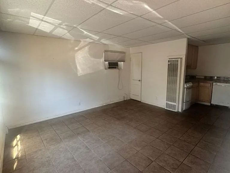 603 Dartmouth Dr NE — Photo 2