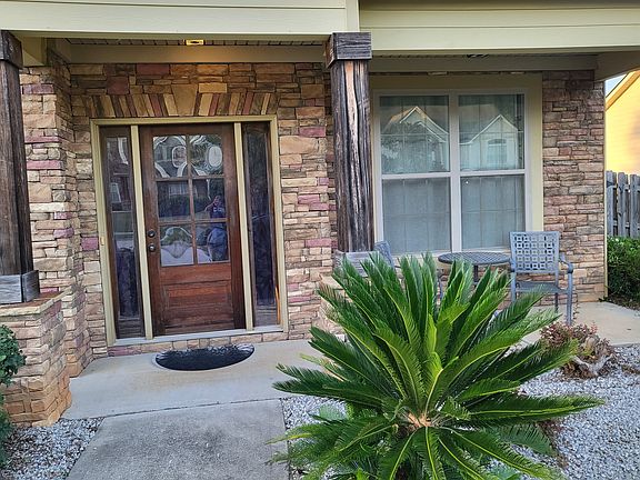 Apt. Main Entrance
