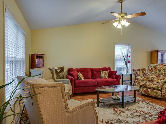 4th image of 109 Cottage Pl
