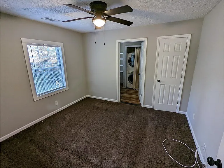 166 Hill St SE — Photo 5