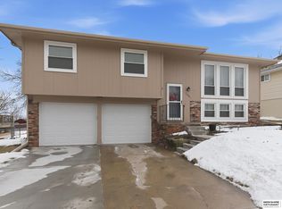 13801 Edna St, Omaha, NE 68138