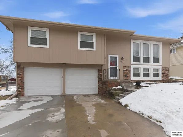 13801 Edna St, Omaha, NE 68138