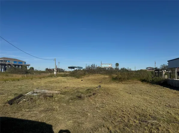 1076 Van Zant, Gilchrist, TX 77617