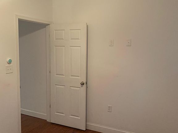 3rd image of 612 N 32nd St APT 1
