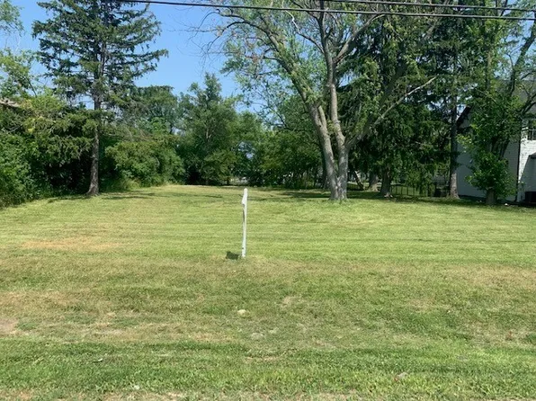 1715 Greenwood Rd, Glenview, IL 60026