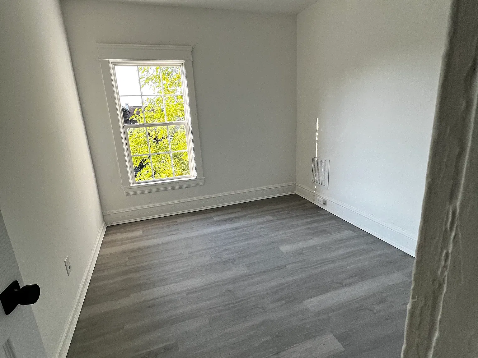 4 bed, 1100 sqft, $1,600 — Photo 4
