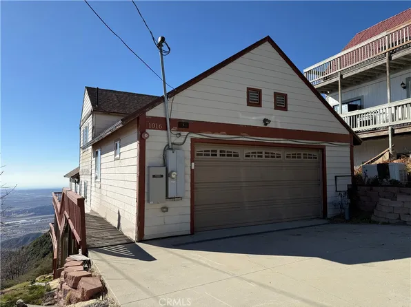 1016 Summit Dr, Crestline, CA 92325