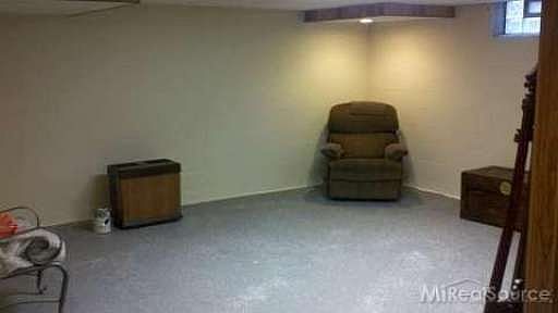 3rd image of 22117 Francis St