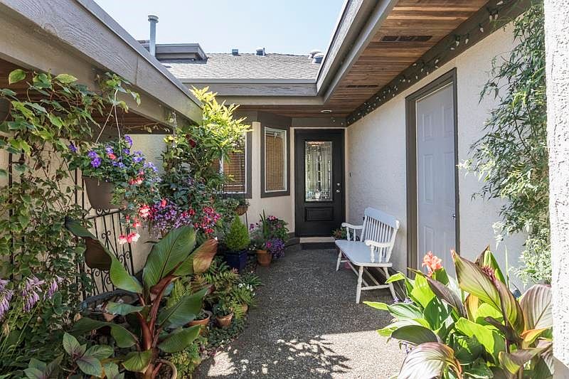 1st image of 12975 17th Ave #4