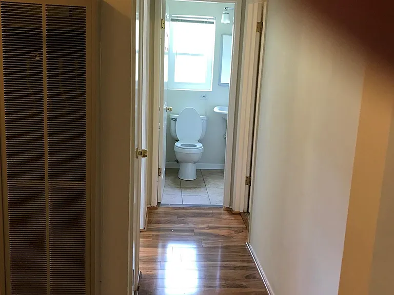 1306 Martin Luther King Jr Way #1E — Photo 8