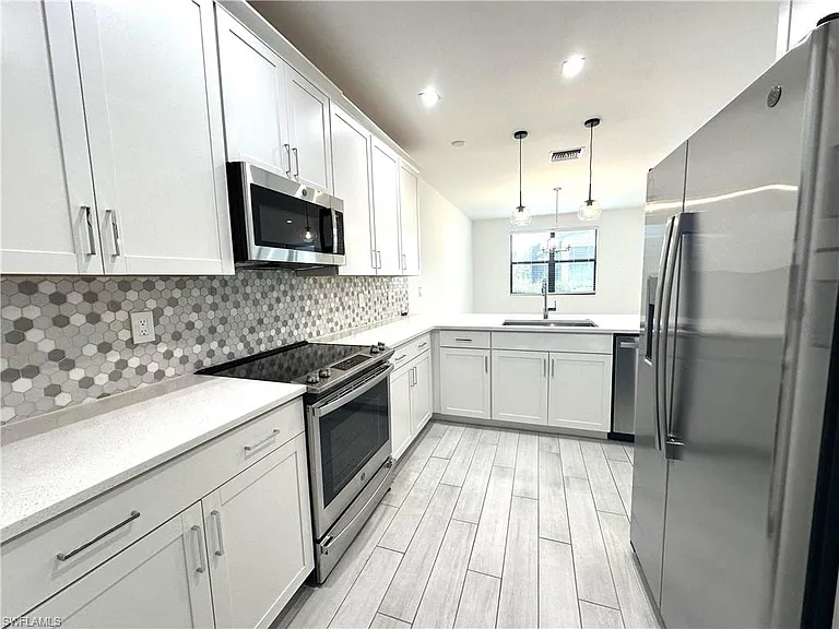 7509 Carnegie Way — Photo 3