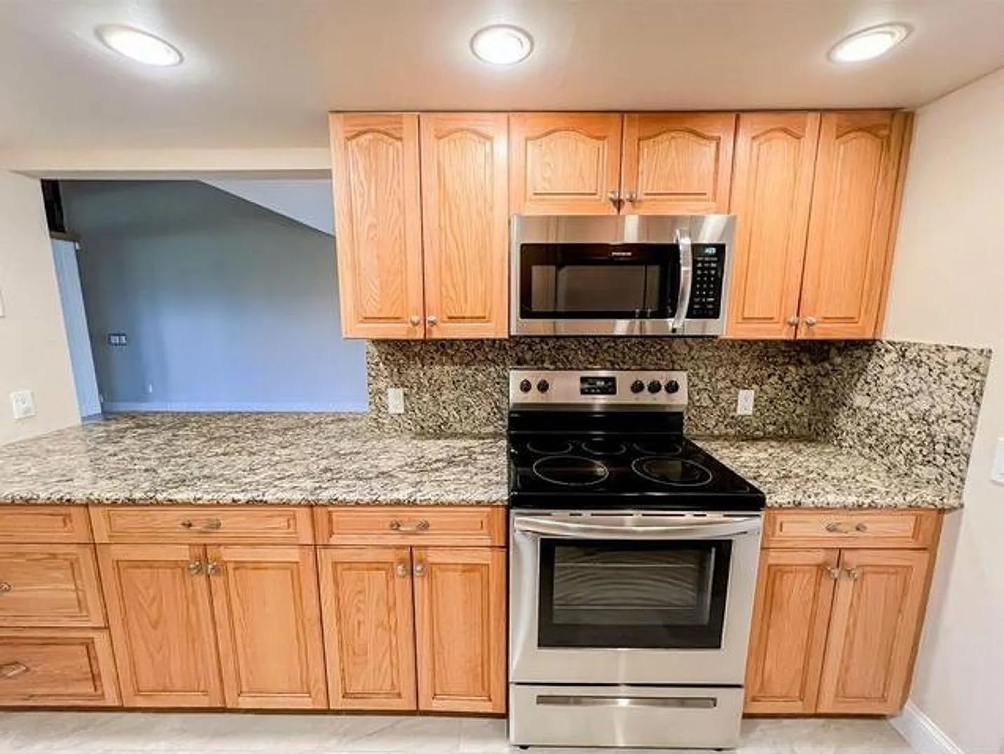 10740 S Golfview Drive, Pembroke Pines, FL 33026 - 3107 — Photo 2