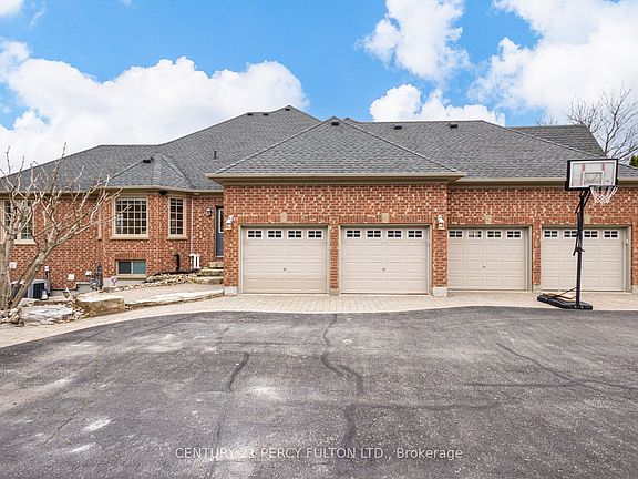 3rd image of 19 Wilson House Dr