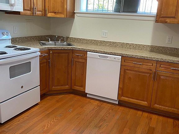 3rd image of 3111 Ritchie Rd