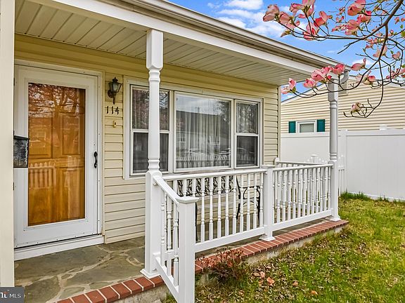 5th image of 114 Glenlea Dr
