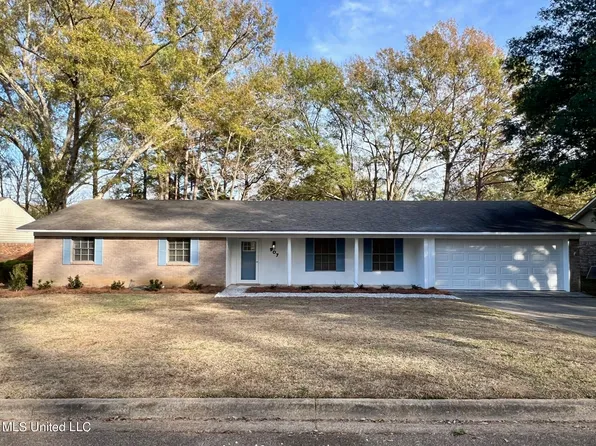 907 Live Oak Dr, Clinton, MS 39056