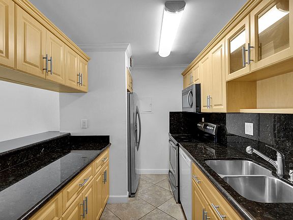 3rd image of 88500 Overseas Hwy APT 429