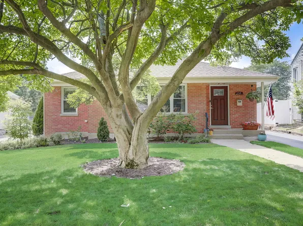256 N Harvard Ave, Villa Park, IL 60181