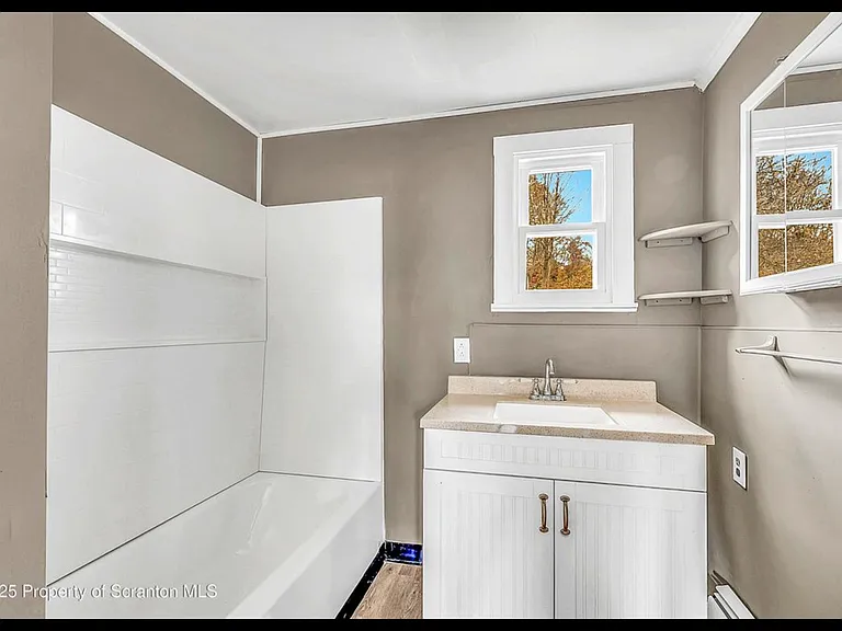 1061 Carmalt St — Photo 18