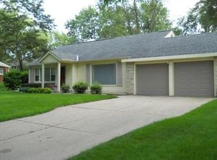 231 W Mount Royal Rd, Glendale, WI 53217