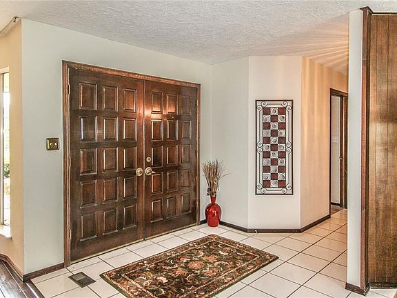 4th image of 2317 Westwood Dr