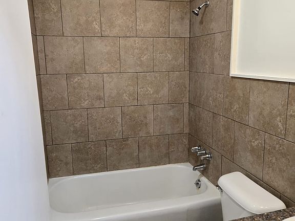5th image of 1107 Meadow St S #B