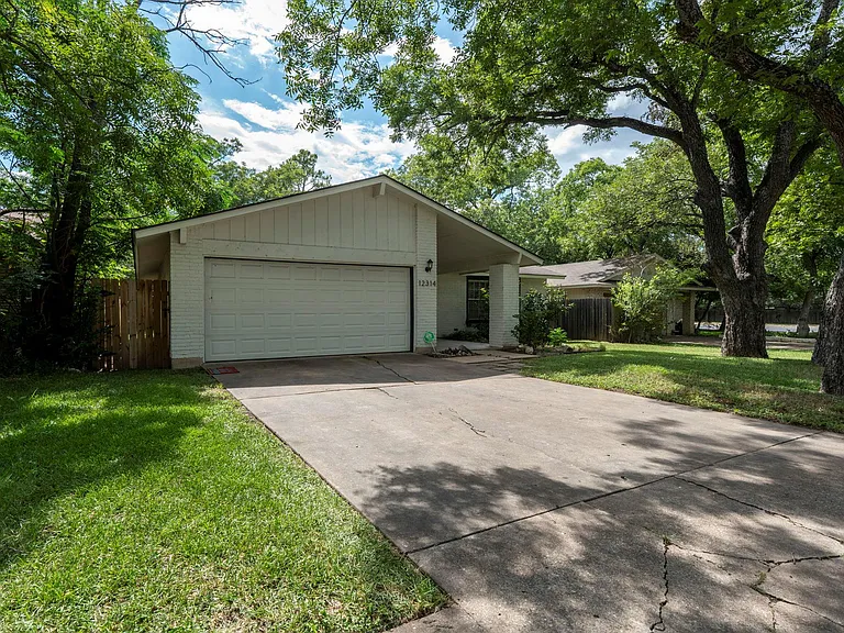 12314 Double Tree Ln — Photo 3