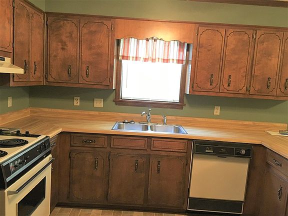 4th image of 173 Ashley Cir