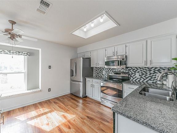 4th image of 10 Tanager Ct