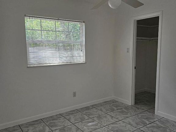 5th image of 2400 Sandalwood Dr