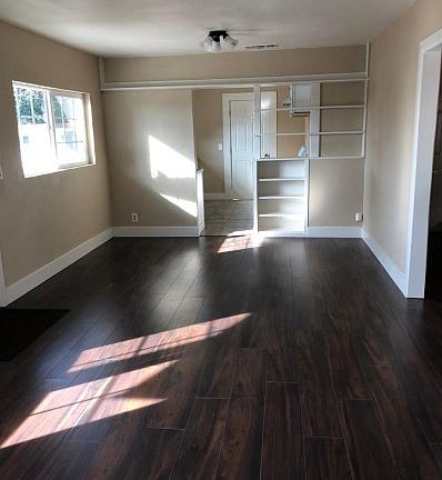 3rd image of 5829 Garden Ave