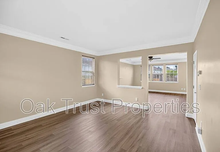 7018 Bellflower Ln — Photo 5