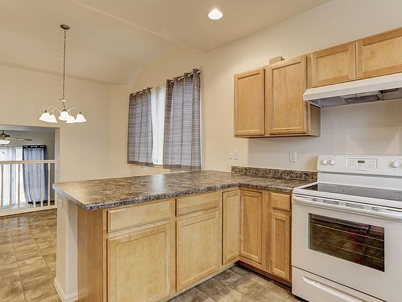 5th image of 2928 Aspen Ave
